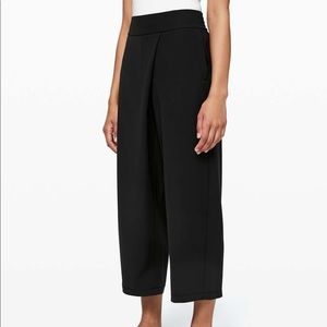 Lululemon NWT With the Flow Pants